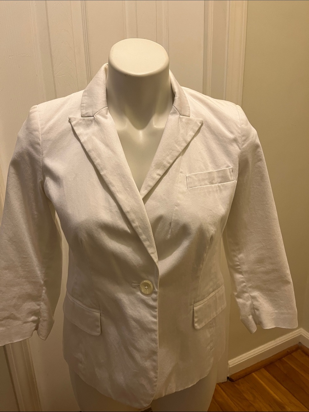 Attitudes by Renee White Single-Button Tailored Blazer